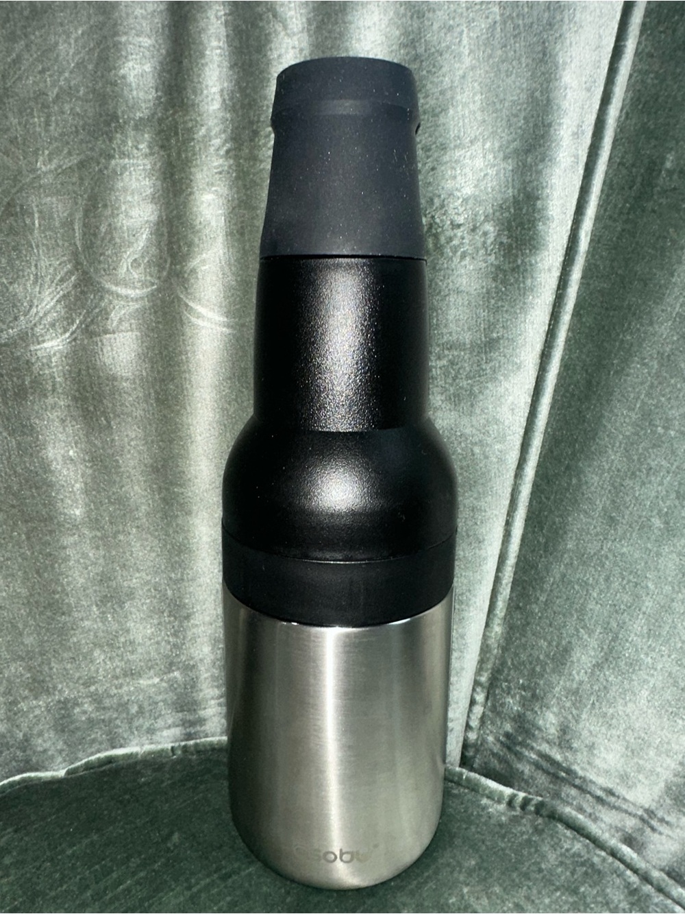 Asobu silver frosty bottle/can coozie